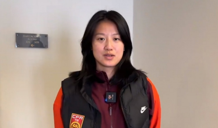  汪琳琳：范迪克是我的偶像和目標，希望變成他那樣全面的中后衛(wèi)