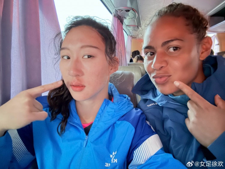  神勇！女足國門徐歡曬照，比賽中被球砸臉仍力保球門不失