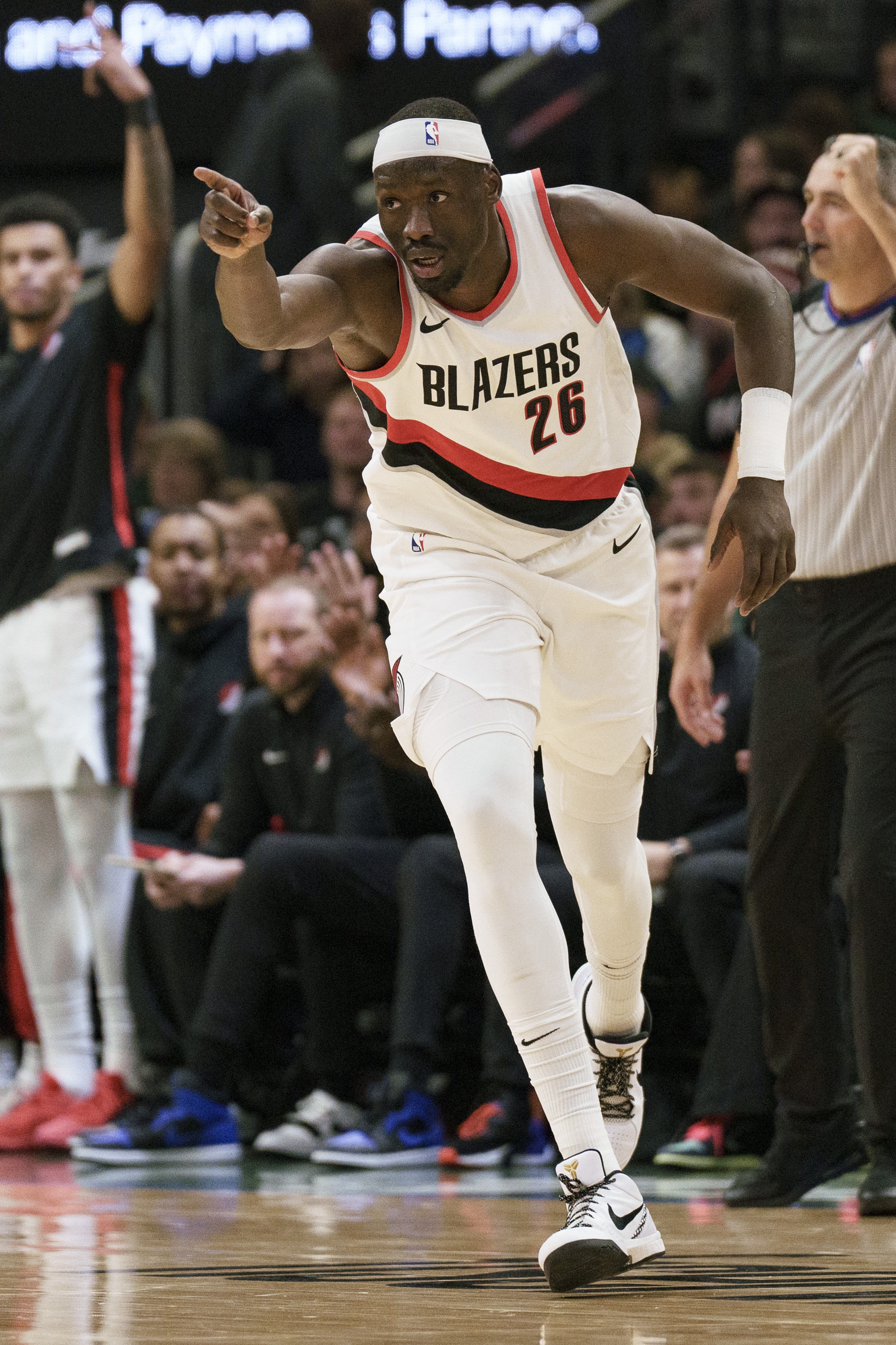  CBA名宿！里斯上半場三分4中3 11分鐘砍下11分5籃板