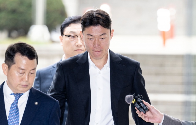  韓國國腳黃義助非法拍攝不雅視頻，一審被判有期徒刑1年緩刑2年！