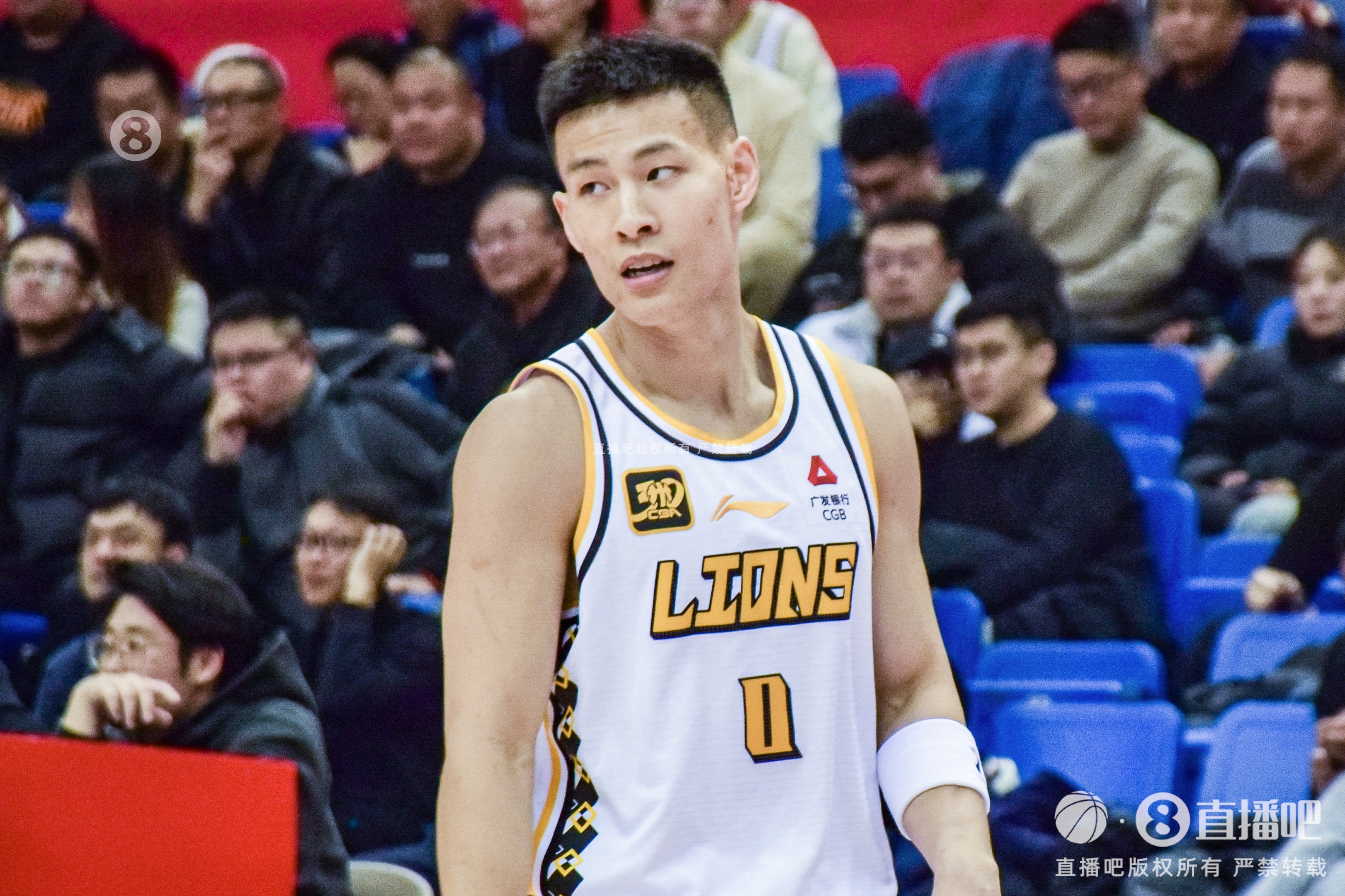  毫無狀態(tài)！林秉圣11投僅1中拿到3分3斷 出現(xiàn)2失誤4犯規(guī)