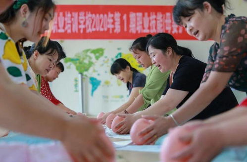 月薪四萬，也搶不到金牌月嫂 母嬰生活護理背后的供需失衡